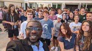 Bayo Ogundipe welcoming first-year students to James Madison University.